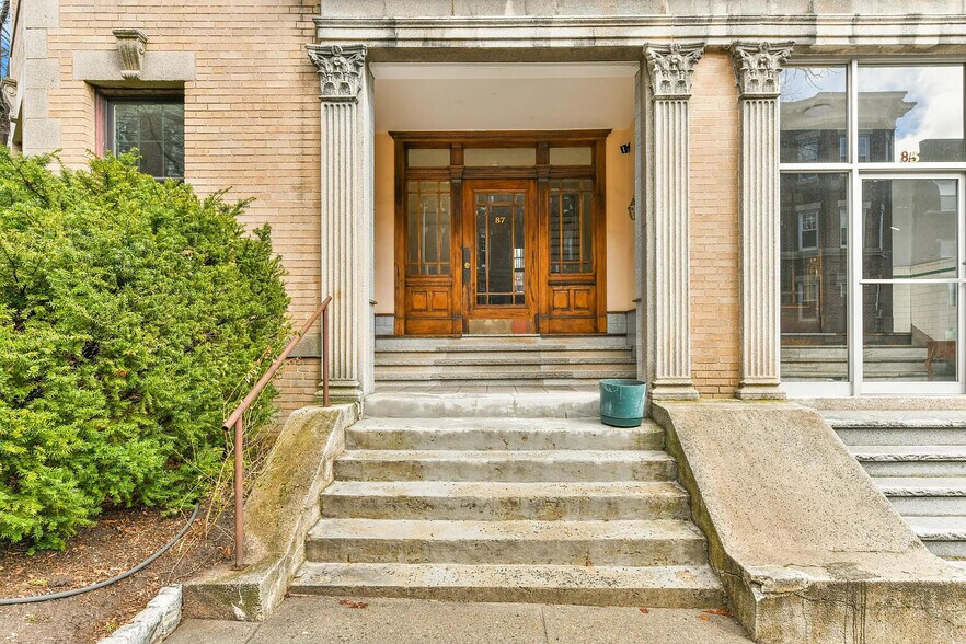 Building Photo - 87 Browne St