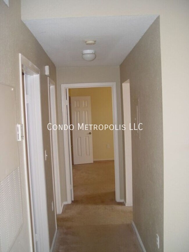 Building Photo - 2632 Robert Trent Jones Dr