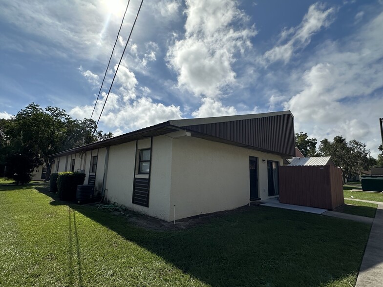 Primary Photo - Paddock Apartments