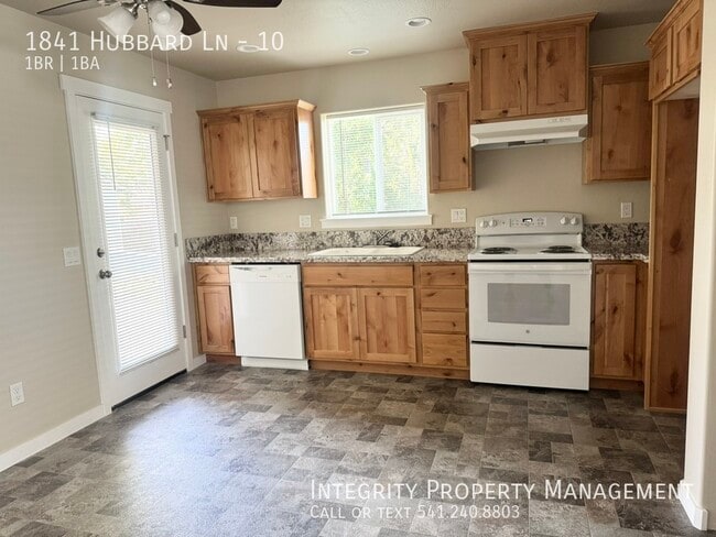 Building Photo - 1841 Hubbard Ln