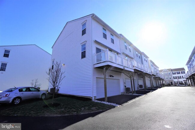 Building Photo - 13 Jessop Ln