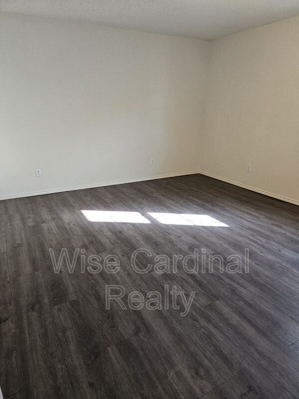 Building Photo - 5121 Albany Ave