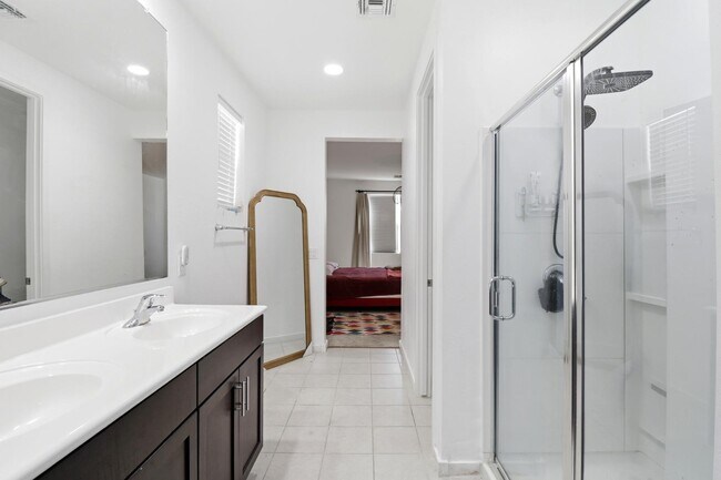 Building Photo - 6737 W Vly Vw Dr