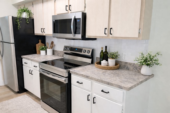 Building Photo - For Rent Beautiful  2/2 First Floor Condo at the Crest close to UCF and Valencia College !!!