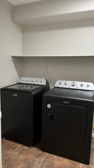 Washer dryer - 973 Trinity Pond Cir