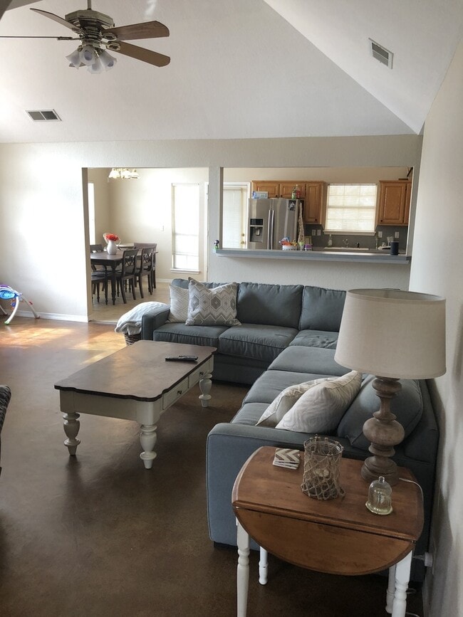 Building Photo - 3 Bedroom Plus Office in Stone Mill! Great open floor plan, huge kitchen!