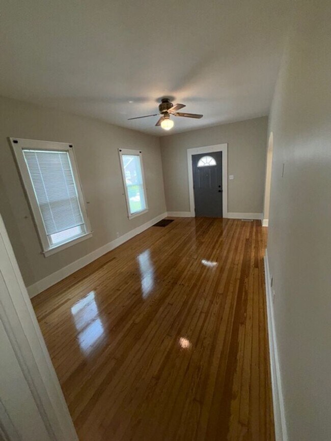 Building Photo - 750 E Delaware St