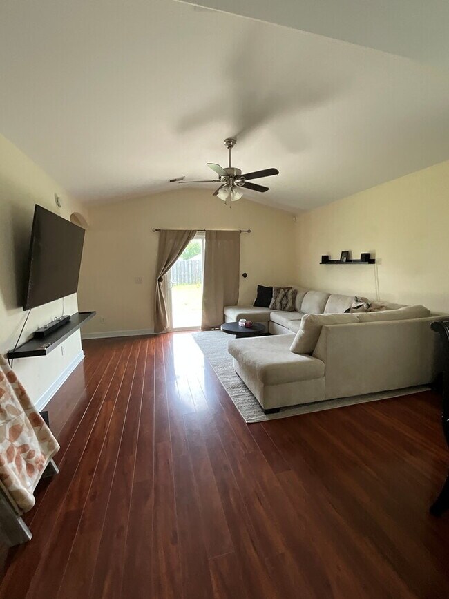 Building Photo - Godley Station Schools