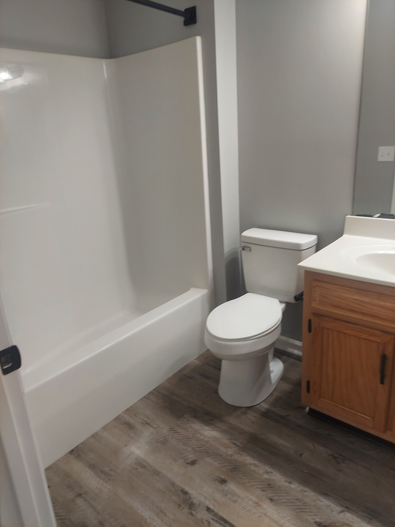 Full Bath - 1438 Vance Rd