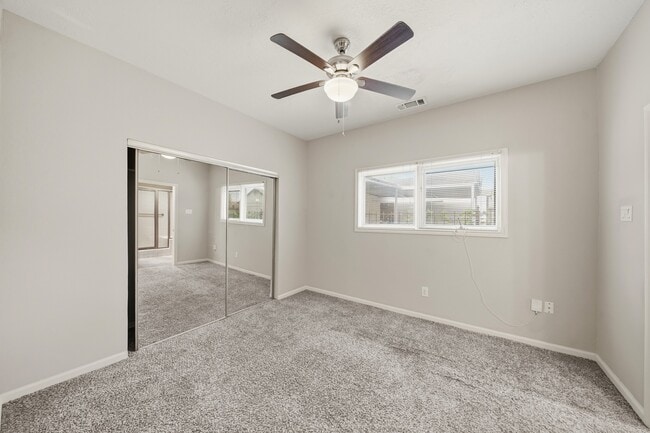 Building Photo - 5113 Lindsay St