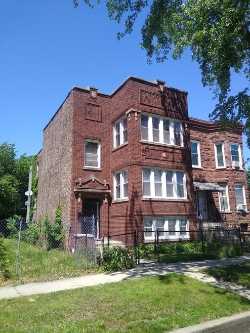 Building Photo - 1530 E 71st Pl