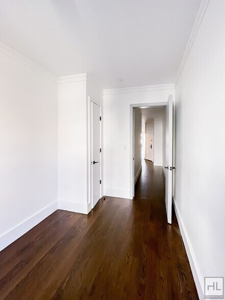 Building Photo - 3 PLACE / 2-Bed 1-Bath