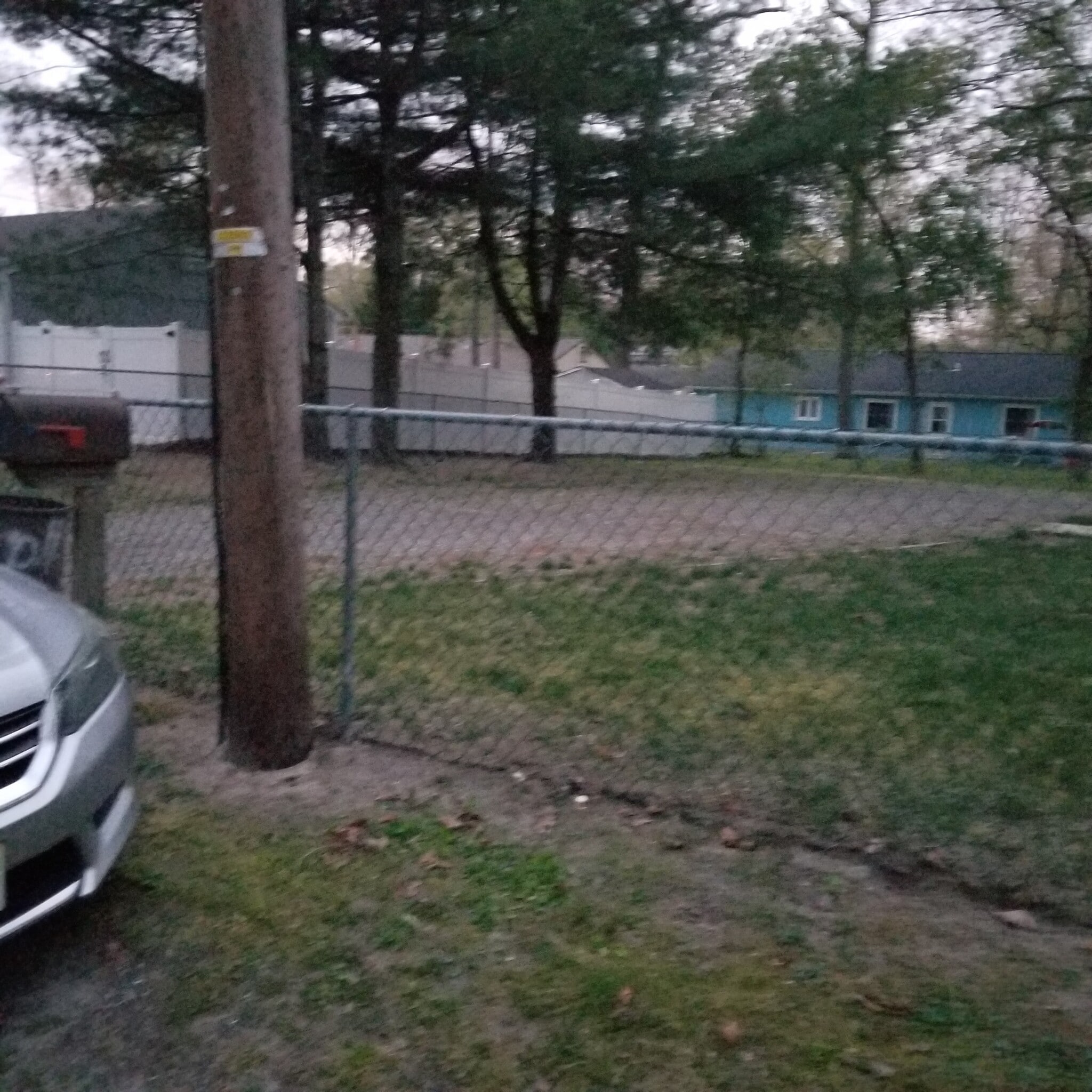 Building Photo - 332 Dennis Ave