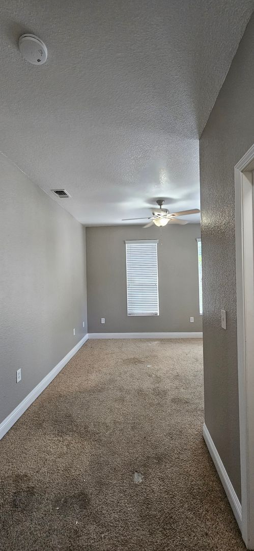 Building Photo - G Street 6 Plex