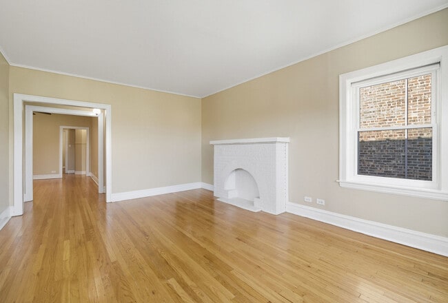 Building Photo - 4831 W Roscoe St