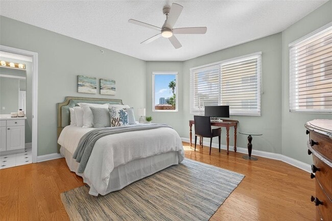 Building Photo - 555 5th Ave NE