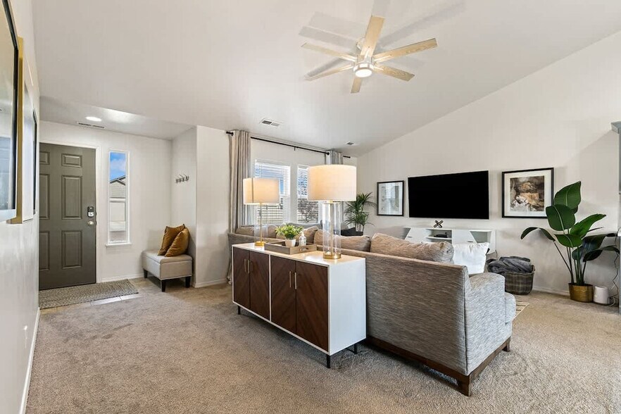 Building Photo - 3804 Bobwhite St