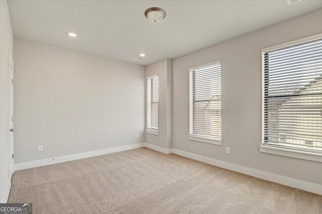 Building Photo - 2030 Main St NW