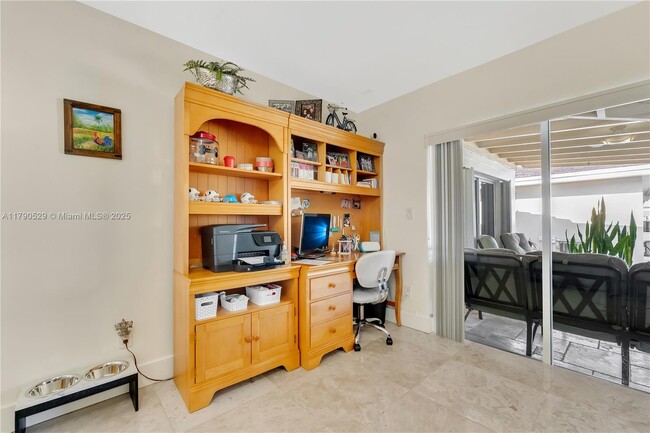 Building Photo - 11522 SW 100th Ave
