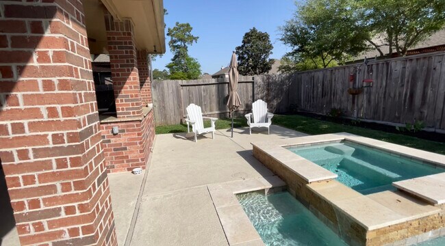 Building Photo - 12643 Jamestown Crossing Ln