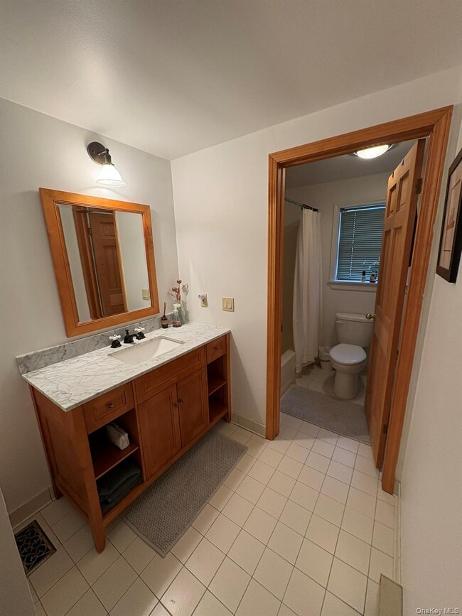 Building Photo - 84 Country Rd