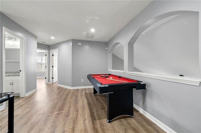 Building Photo - 1535 Fenmore St