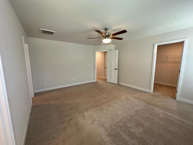 Building Photo - 145 Beacon Dr