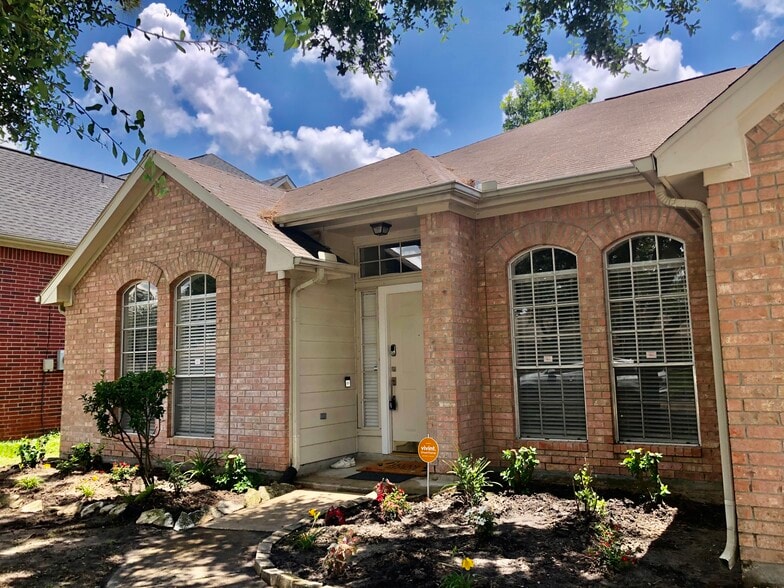 Front of the house - 14243 Andrea Way Ln