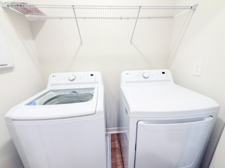 Building Photo - 9419 Westside Hls Dr