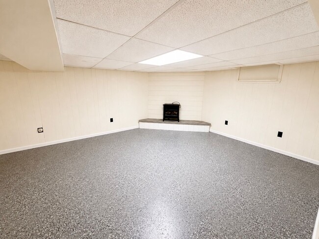 Building Photo - 3 Bed 1 Bath Rental in Rome NY