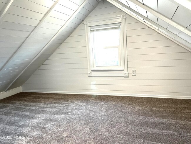 Building Photo - 5 Meadowbrook Ave
