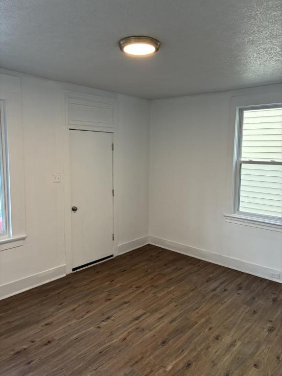 Building Photo - 1320 4th Ave