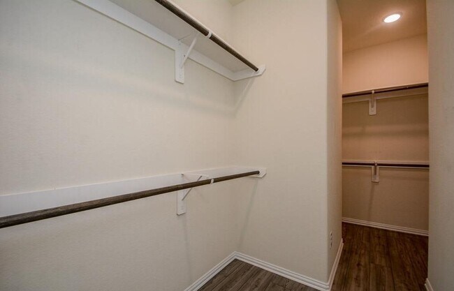 Building Photo - 29880 Dovetail Blf Ln