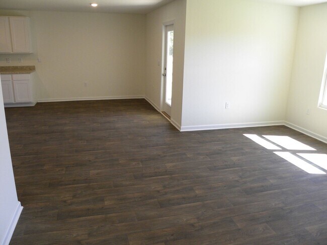 Building Photo - *****AVAILABLE NOW*****