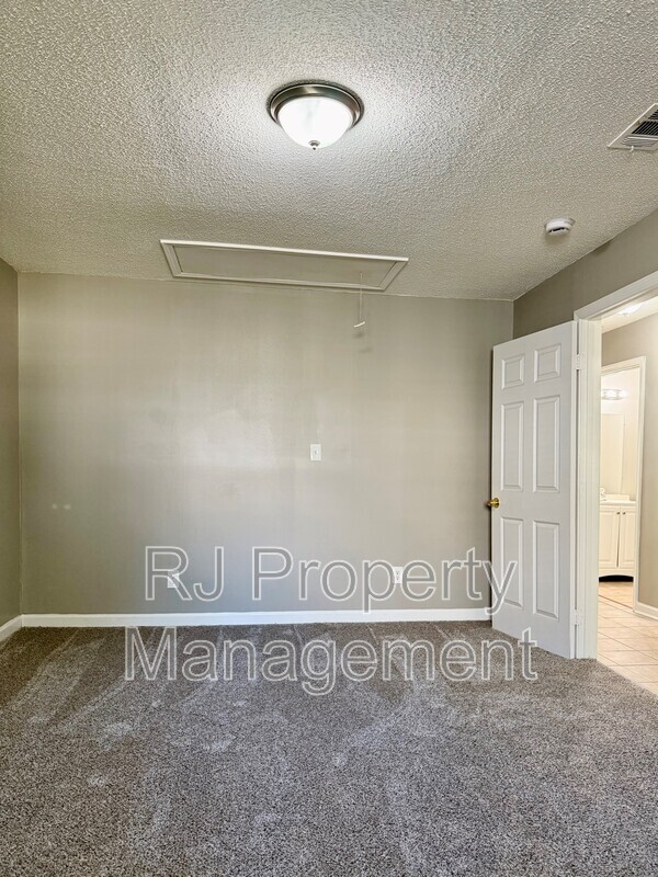 Building Photo - 3397 Farmville Rd