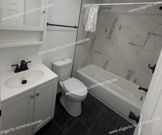 Building Photo - Newly Renovated 2-Bedroom • 1-Bathroom Home.