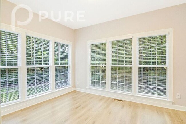 Building Photo - 5824 Clarks Fork Dr