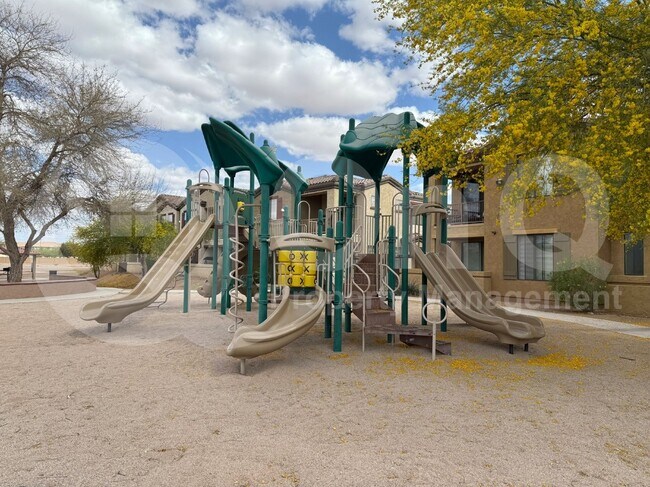 Building Photo - 1456 E 9th St