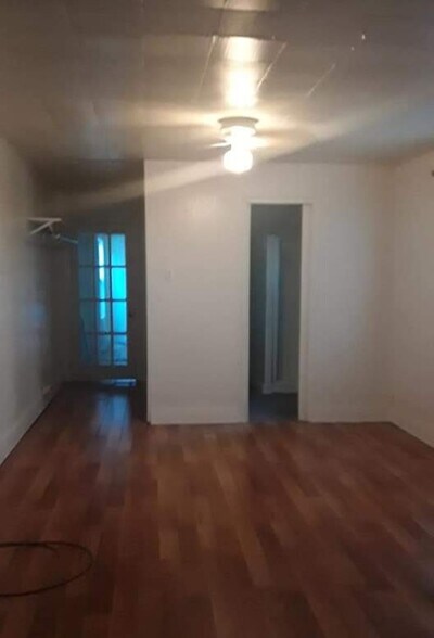 Master bedroom - 2031 Beechaven Dr