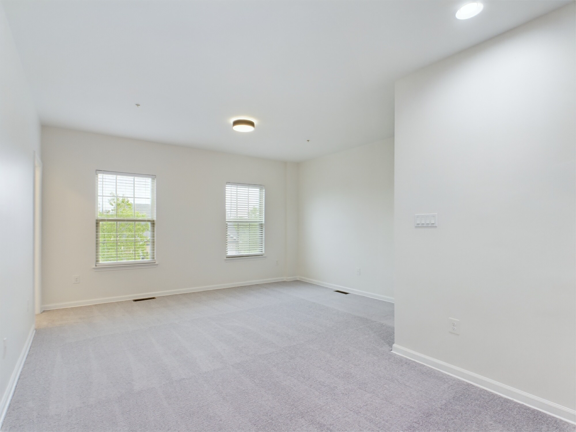 Building Photo - 6479 Jack Linton Dr S