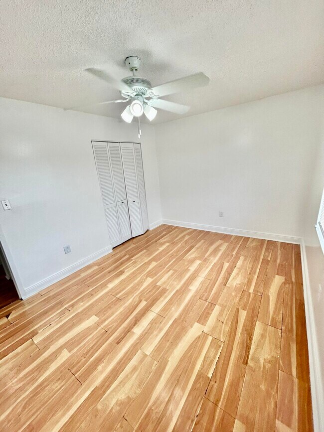 Building Photo - 4314 NW 9th Ave