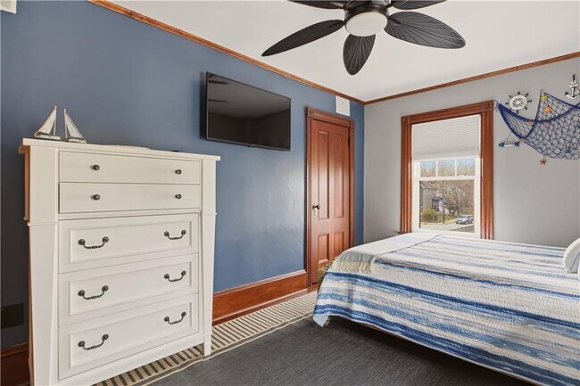 Building Photo - 23 Clinton St