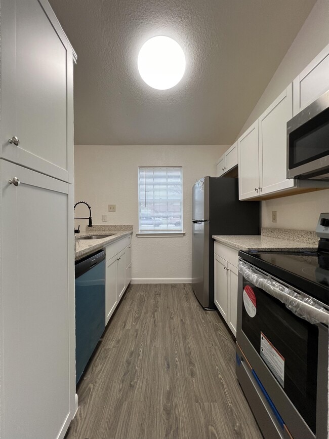 Building Photo - 8846 Meadow Range St
