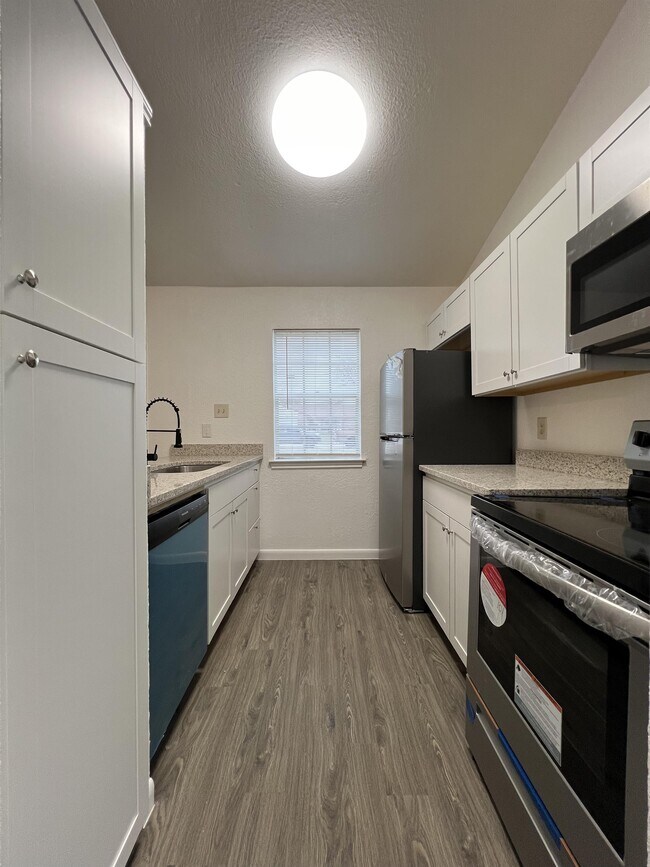 Building Photo - 8848 Meadow Range St
