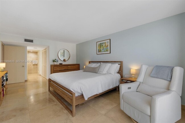 Building Photo - 1915 Brickell Ave