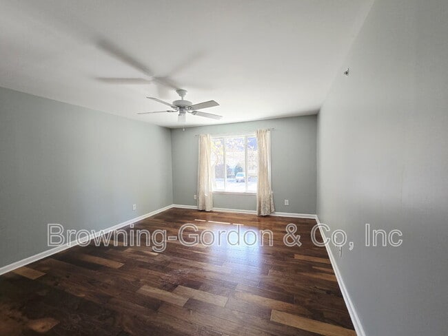 Building Photo - 4487 Post Pl