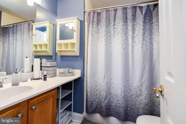 Building Photo - 9466 Sea Breeze Ct
