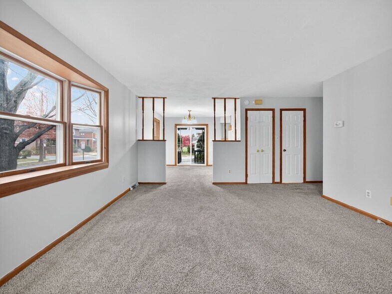 Building Photo - 2149 W Allen St