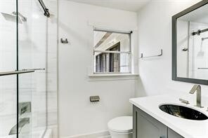 Building Photo - 5429 Lincrest Ln