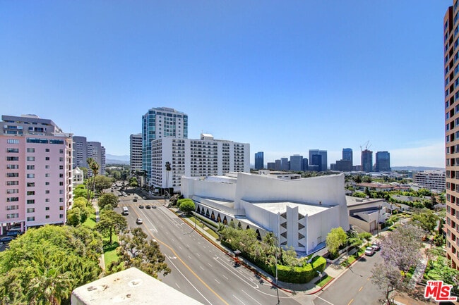 Building Photo - 10433 Wilshire Blvd